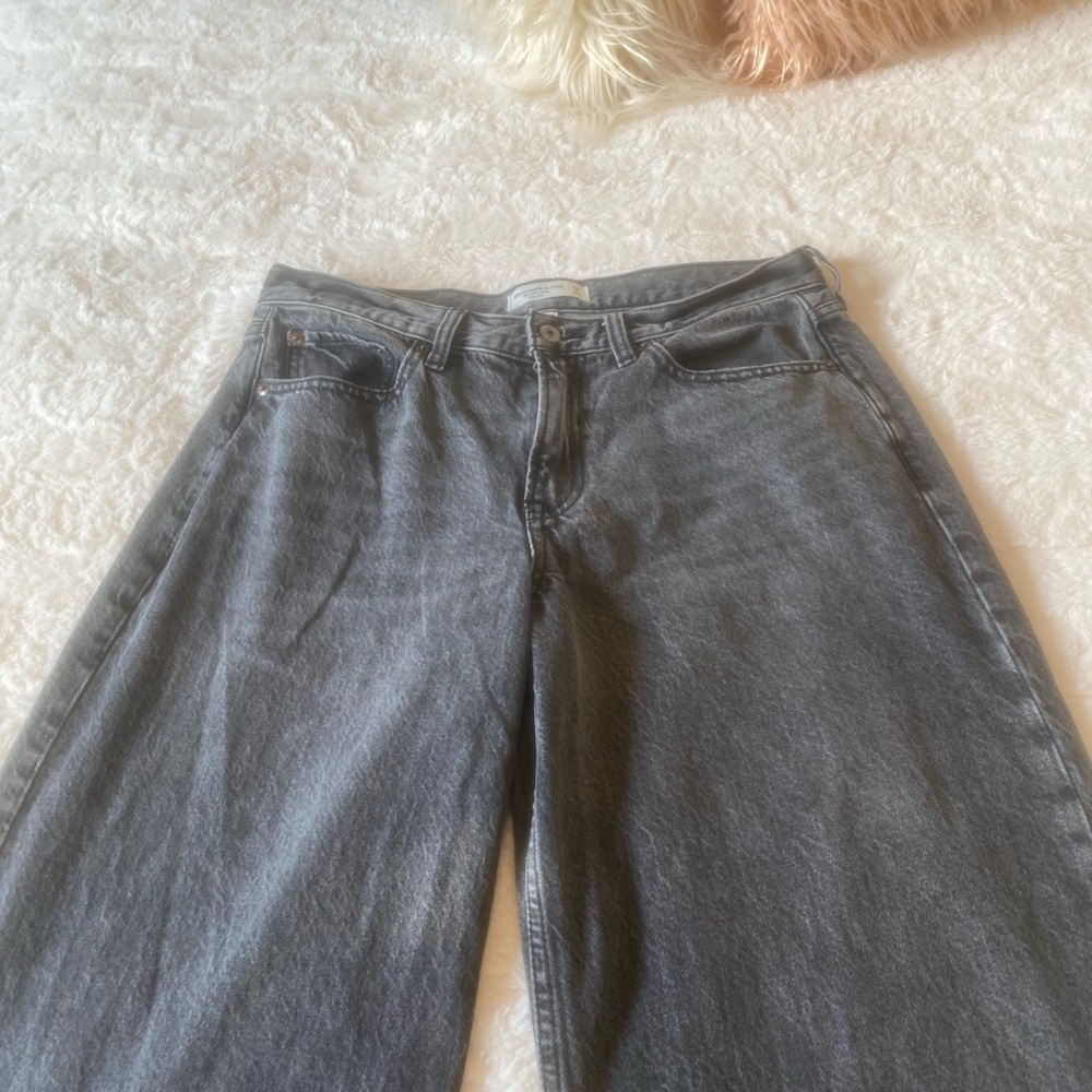 Curve Love Abercrombie & Fitch Low Rise Ultra Loose Gray Wash Jeans (SHORT)!!!